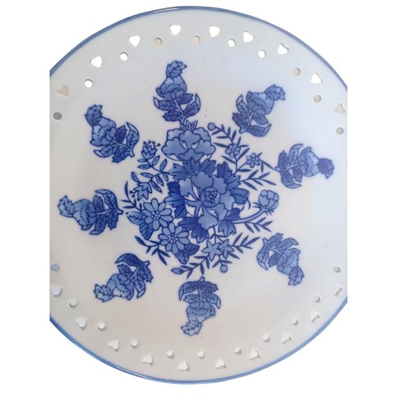 Vtg 8" Delf Blue Hand Painted Floral Heart Cutout Lace Edge Decorative - Picture 2 of 9